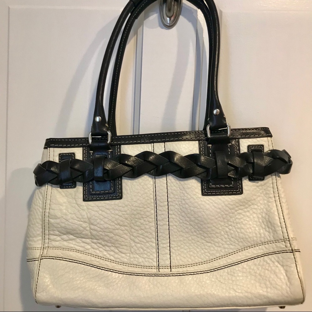 Adorable Coach bag for summer! - Picture 2 of 4
